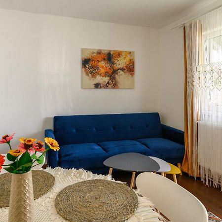 Apartament Corina Cu Parcare Bistrita  Exterior photo